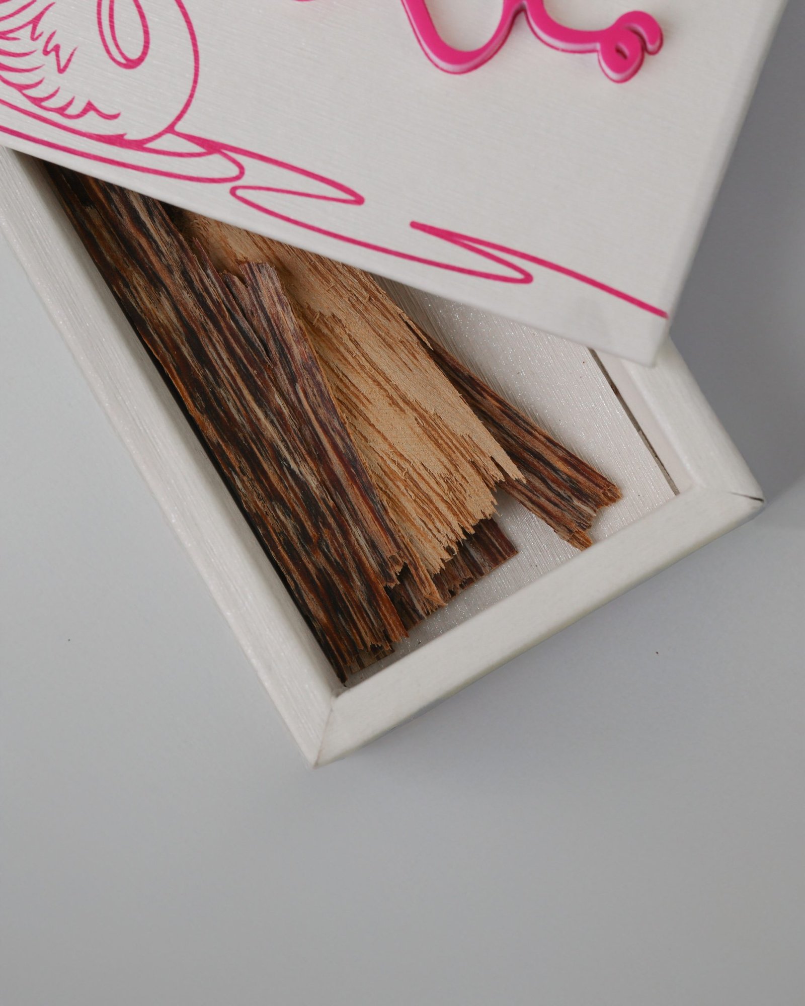 Oud in leather box - Image 2