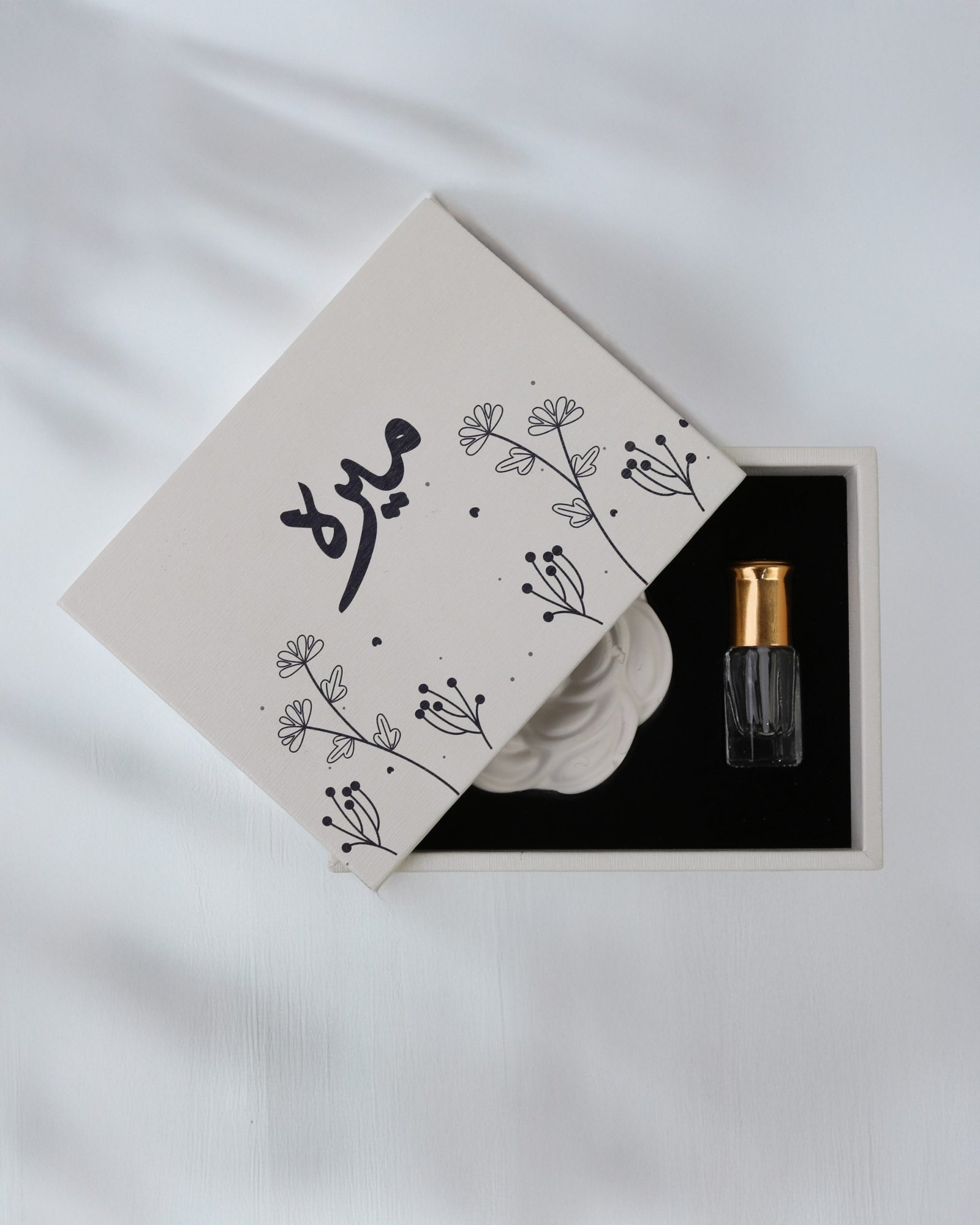 Car diffuser in leather box - Image 2