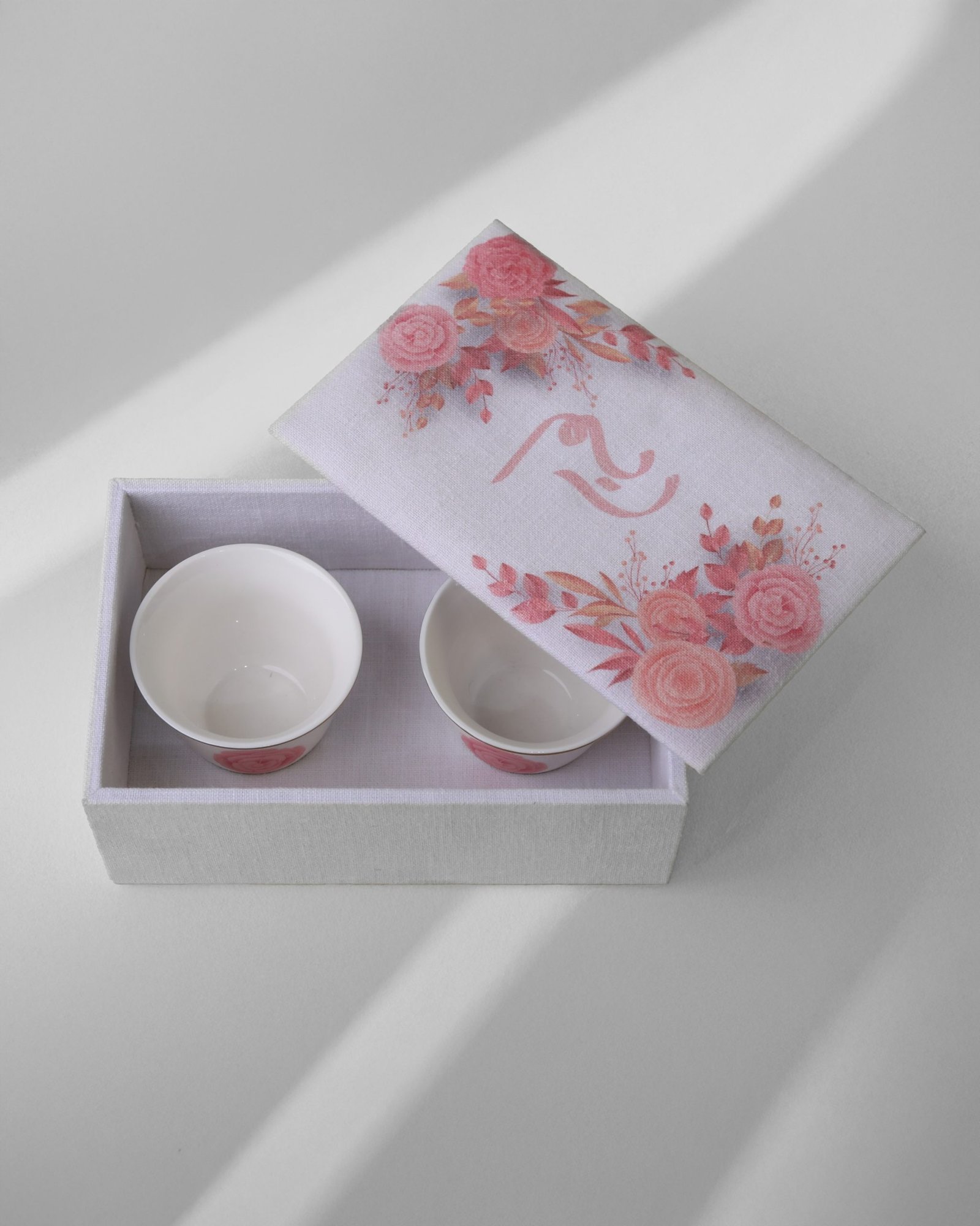 Gahwa cups in fabric box - Image 3