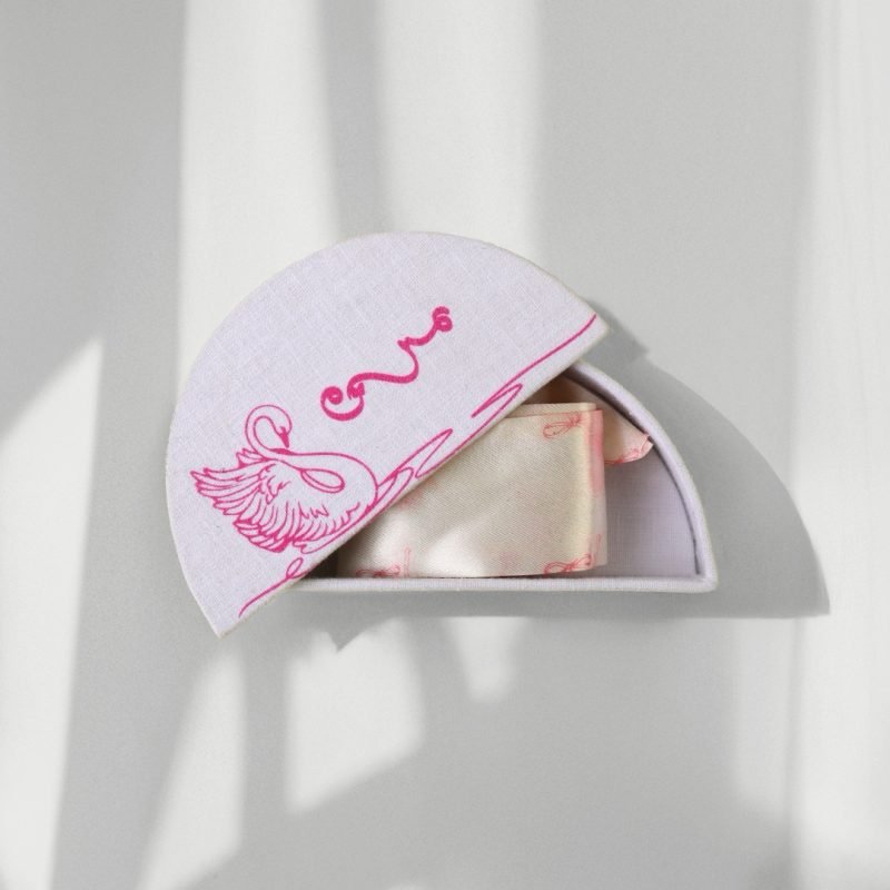 Twilly in fabric box