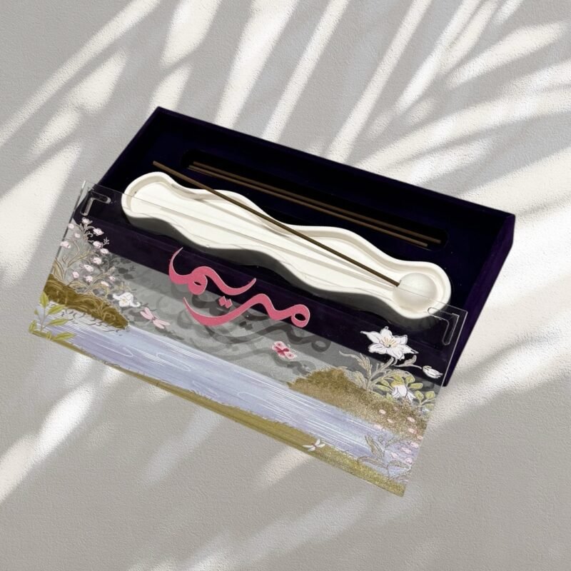 Oud sticks in velvet box